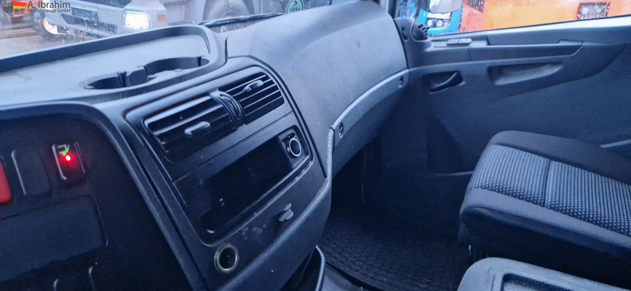 Mercedes-Benz 816 Koffer, LBW - Furgons ar slēgtā virsbūve: foto 2 Mercedes-Benz 816 Koffer, LBW - Furgons ar slēgtā virsbūve: foto 2