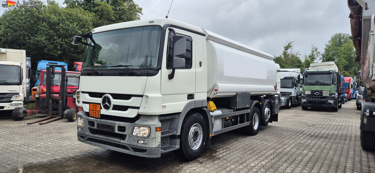Mercedes-Benz Actros 2536 L 3 Kammern, 19500 L, mp3, Oben Unten Befüllung - Autocisterna: foto 1 Mercedes-Benz Actros 2536 L 3 Kammern, 19500 L, mp3, Oben Unten Befüllung - Autocisterna: foto 1