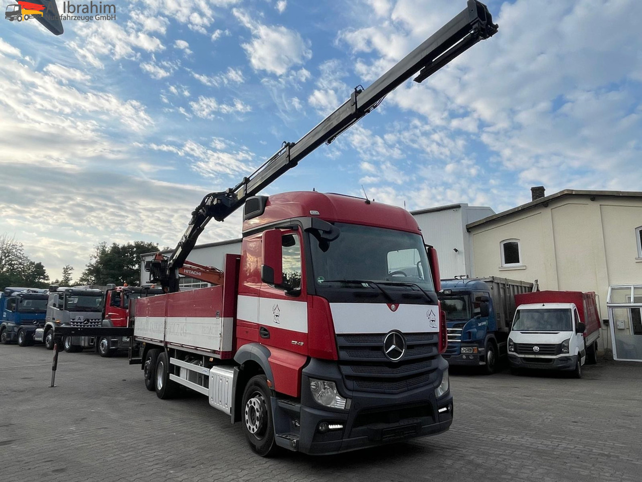 Mercedes-Benz Actros 2545 6x2 Pritsche Kran HIAB 166 - Bortu kravas automašīna/ Platforma, Kravas auto ar manipulatoru: foto 1 Mercedes-Benz Actros 2545 6x2 Pritsche Kran HIAB 166 - Bortu kravas automašīna/ Platforma, Kravas auto ar manipulatoru: foto 1