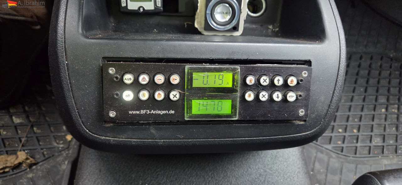 Mercedes-Benz Vito Tourer BF 3-GST Zeichen Anlage 3050 kg zzGw - Tirdzniecības kravas automašīna: foto 4 Mercedes-Benz Vito Tourer BF 3-GST Zeichen Anlage 3050 kg zzGw - Tirdzniecības kravas automašīna: foto 4