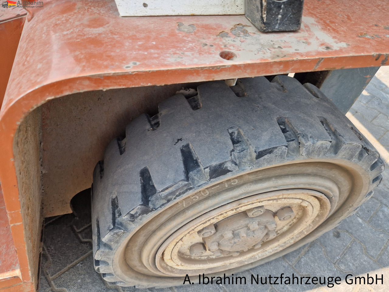 Nissan BF 03-40 4t Stapler - Autokrāvējs: foto 2 Nissan BF 03-40 4t Stapler - Autokrāvējs: foto 2