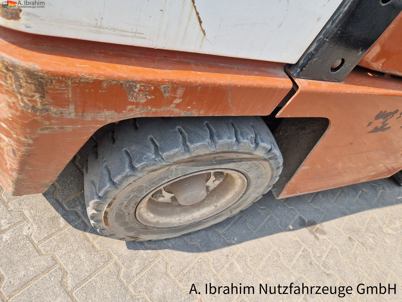 Nissan BF 03-40 4t Stapler - Autokrāvējs: foto 3 Nissan BF 03-40 4t Stapler - Autokrāvējs: foto 3