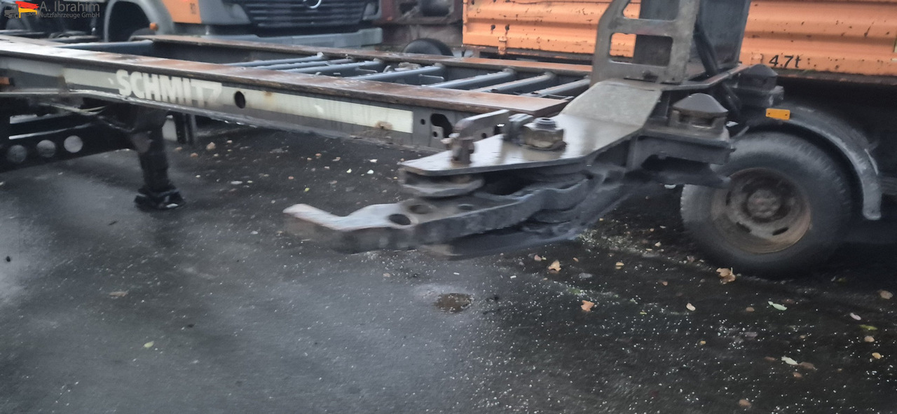 Schmitz SCF24 2x20,30,40,45 ft Multichassis, ausziehbar - Puspiekabe noņemamā virsbūve/ Konteineru vedējs: foto 2 Schmitz SCF24 2x20,30,40,45 ft Multichassis, ausziehbar - Puspiekabe noņemamā virsbūve/ Konteineru vedējs: foto 2