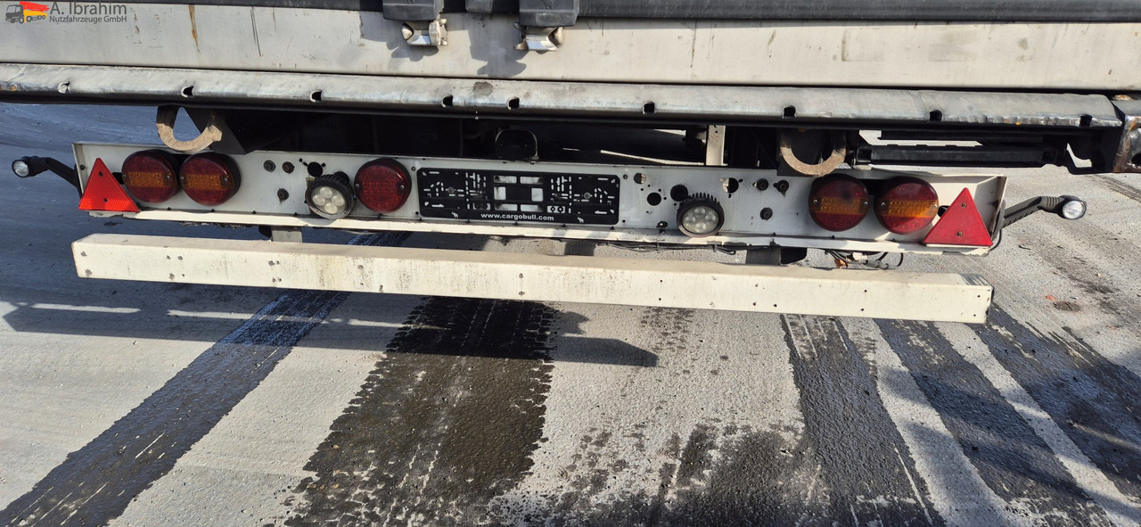 Schmitz SKO24 Carrier Vector 1550 reparierter Schaden Stütze links - Puspiekabe refrižerators: foto 3 Schmitz SKO24 Carrier Vector 1550 reparierter Schaden Stütze links - Puspiekabe refrižerators: foto 3
