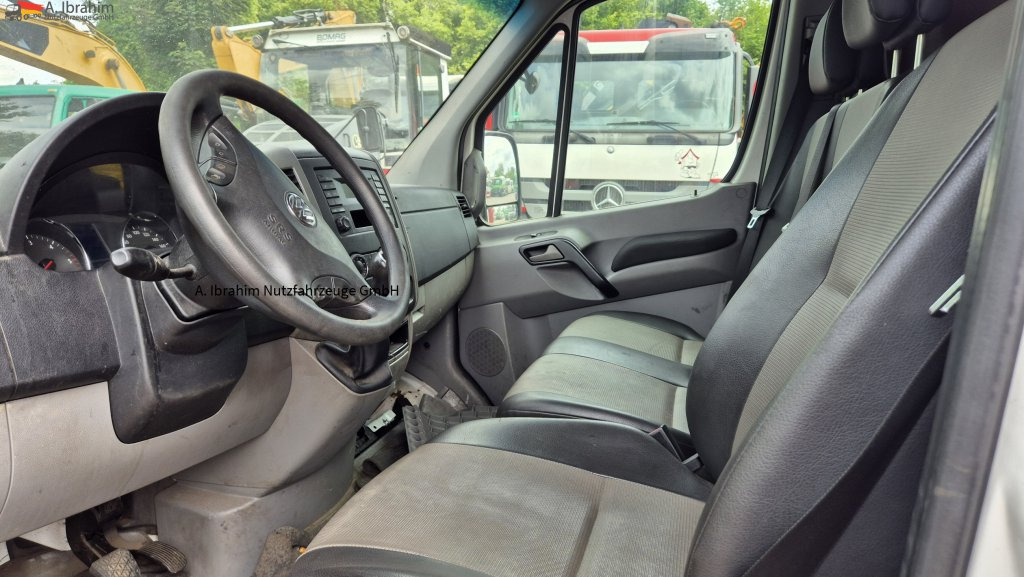 Interior photo 1: VW Crafter 2.0 L Diesel Pritsche 4.35 m līzingu VW Crafter 2.0 L Diesel Pritsche 4.35 m