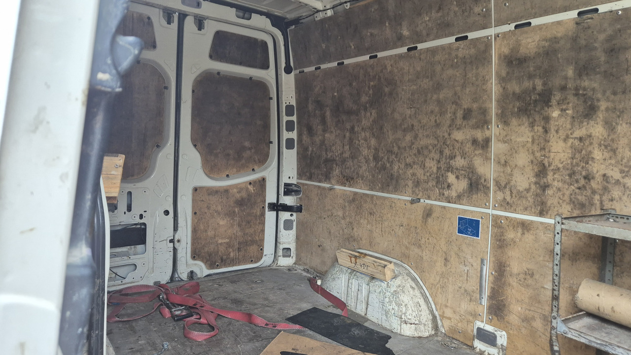 VW Crafter 2.5 Diesel Rost ja, technisch super, HU neu 01 2025 - Kravas mikroautobuss: foto 5 VW Crafter 2.5 Diesel Rost ja, technisch super, HU neu 01 2025 - Kravas mikroautobuss: foto 5