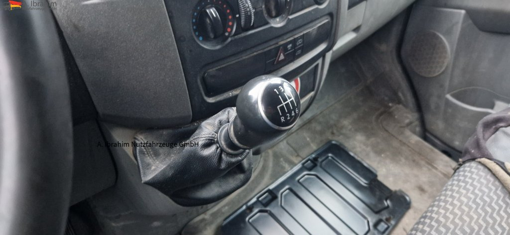 VW Crafter 2.5 Diesel - Kravas mikroautobuss: foto 3 VW Crafter 2.5 Diesel - Kravas mikroautobuss: foto 3