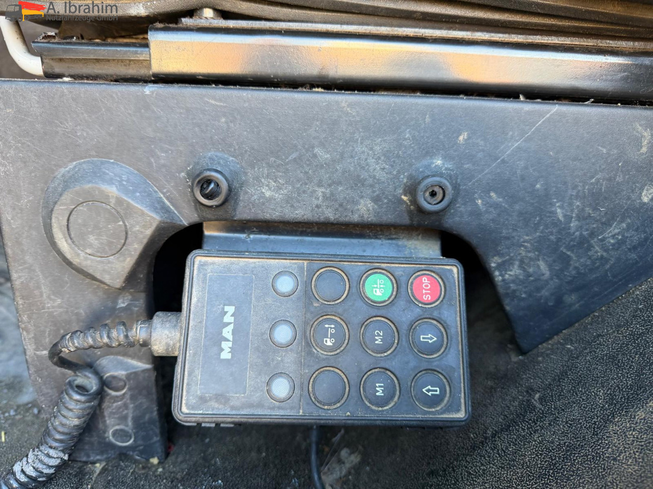 MAN 26.464 6x4 | Retarder | Klima | Schaltgetriebe | 3 Pedals - Vilcējs: foto 4 MAN 26.464 6x4 | Retarder | Klima | Schaltgetriebe | 3 Pedals - Vilcējs: foto 4