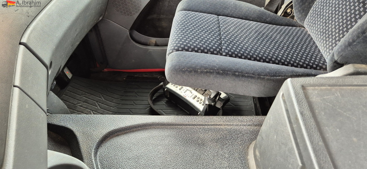 Mercedes-Benz 1841 Kran HIAB 166Bj. 2016 Funk FB ,mp3 - Vilcējs: foto 5 Mercedes-Benz 1841 Kran HIAB 166Bj. 2016 Funk FB ,mp3 - Vilcējs: foto 5