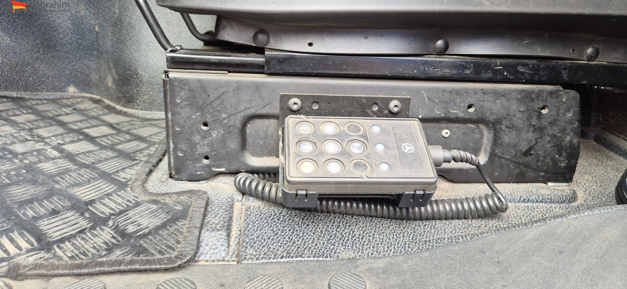 Mercedes-Benz 1841 Kran HIAB 166Bj. 2016 Funk FB ,mp3 - Vilcējs: foto 4 Mercedes-Benz 1841 Kran HIAB 166Bj. 2016 Funk FB ,mp3 - Vilcējs: foto 4