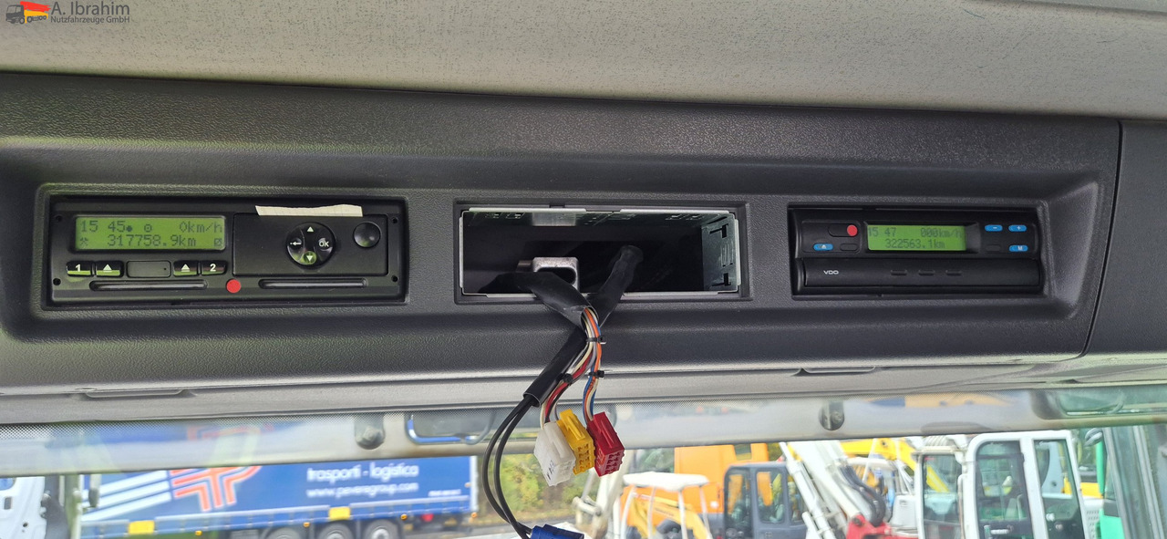 Scania R560 | 6x4 | V8 | Blatt Blatt | Schaltgetriebe 3x identisch vorhanden - Vilcējs: foto 5 Scania R560 | 6x4 | V8 | Blatt Blatt | Schaltgetriebe 3x identisch vorhanden - Vilcējs: foto 5