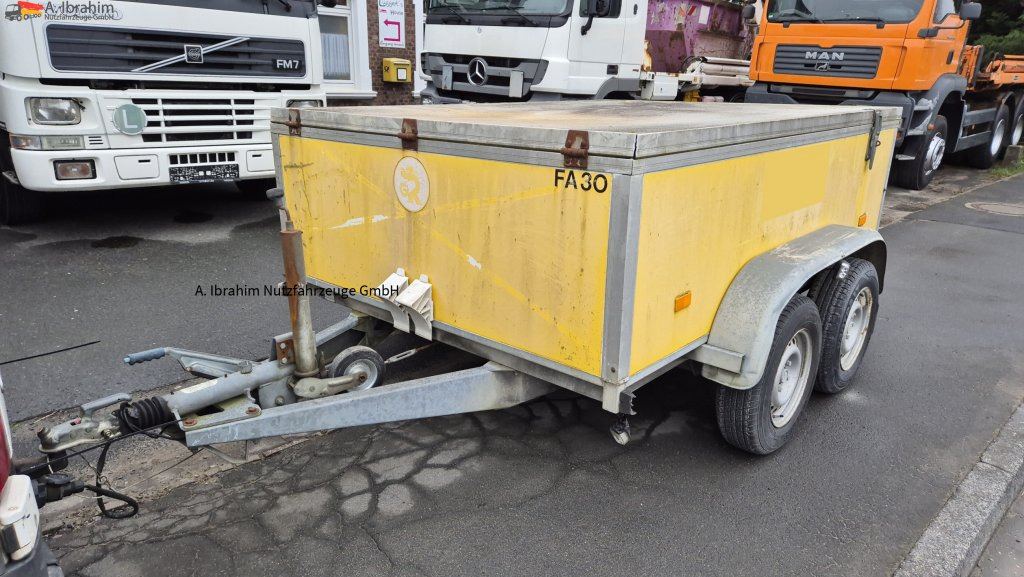 Wagenbouw Hapert K2700 Deichsel verstellbar - Piekabe slēgtā virsbūve: foto 1 Wagenbouw Hapert K2700 Deichsel verstellbar - Piekabe slēgtā virsbūve: foto 1