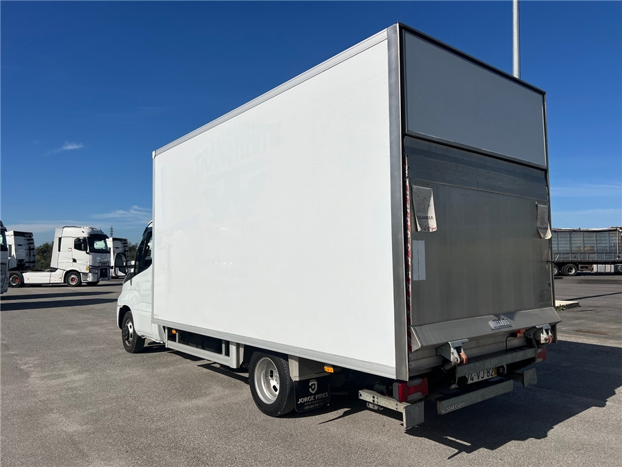 Iveco daily 35-180 - Komercauto refrižerators: foto 4 Iveco daily 35-180 - Komercauto refrižerators: foto 4