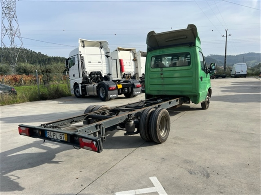 Iveco 35C17 - Komercauto: foto 3 Iveco 35C17 - Komercauto: foto 3
