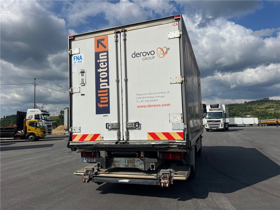 MERCEDES-BENZ 1318 - Kravas automašīna refrižerators: foto 5 MERCEDES-BENZ 1318 - Kravas automašīna refrižerators: foto 5