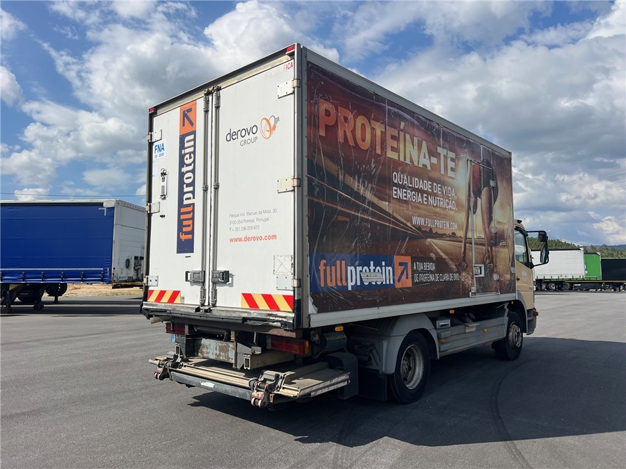 MERCEDES-BENZ 1318 - Kravas automašīna refrižerators: foto 4 MERCEDES-BENZ 1318 - Kravas automašīna refrižerators: foto 4