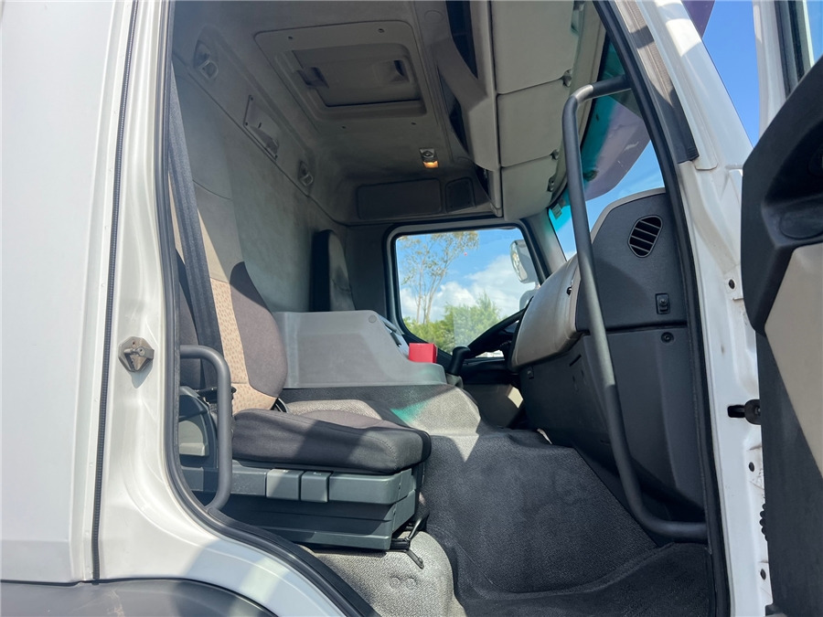 Kravas automašīna ar tentu Renault PREMIUM 370: foto 7