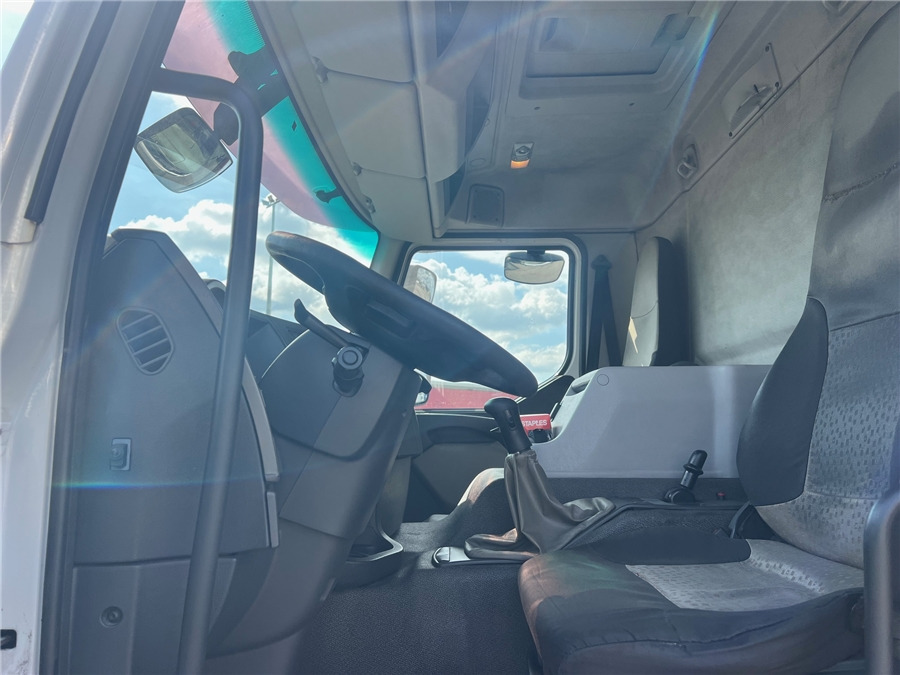 Kravas automašīna ar tentu Renault PREMIUM 370: foto 9