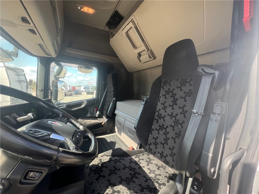 Vilcējs Scania R450: foto 16