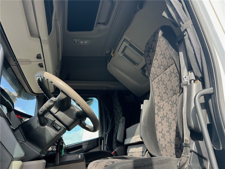 Vilcējs Scania R450: foto 13