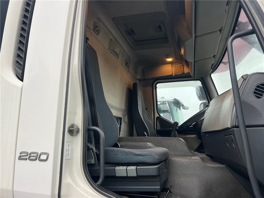Kravas automašīna ar tentu Volvo FE 280: foto 19