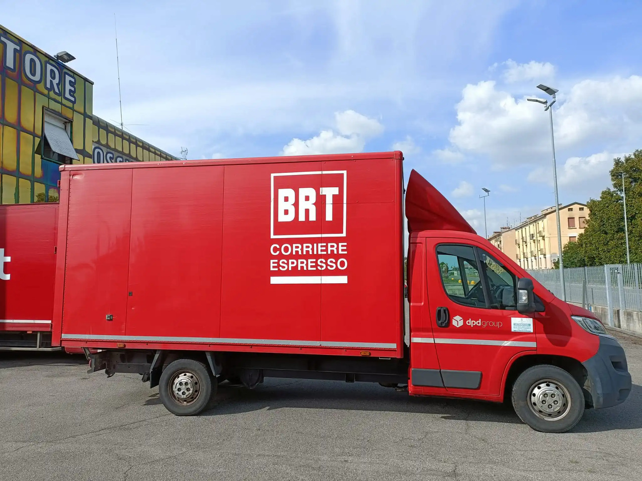 FIAT DUCATO BOX - Furgons ar slēgtā virsbūve: foto 1 FIAT DUCATO BOX - Furgons ar slēgtā virsbūve: foto 1