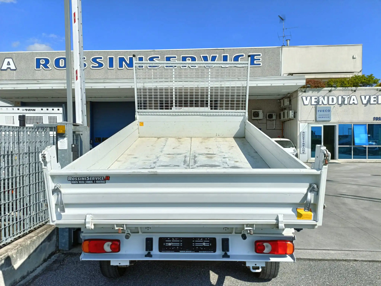 FIAT DUCATO RIBALTABILE 130 CV - Komercauto pašizgāzējs: foto 4 FIAT DUCATO RIBALTABILE 130 CV - Komercauto pašizgāzējs: foto 4