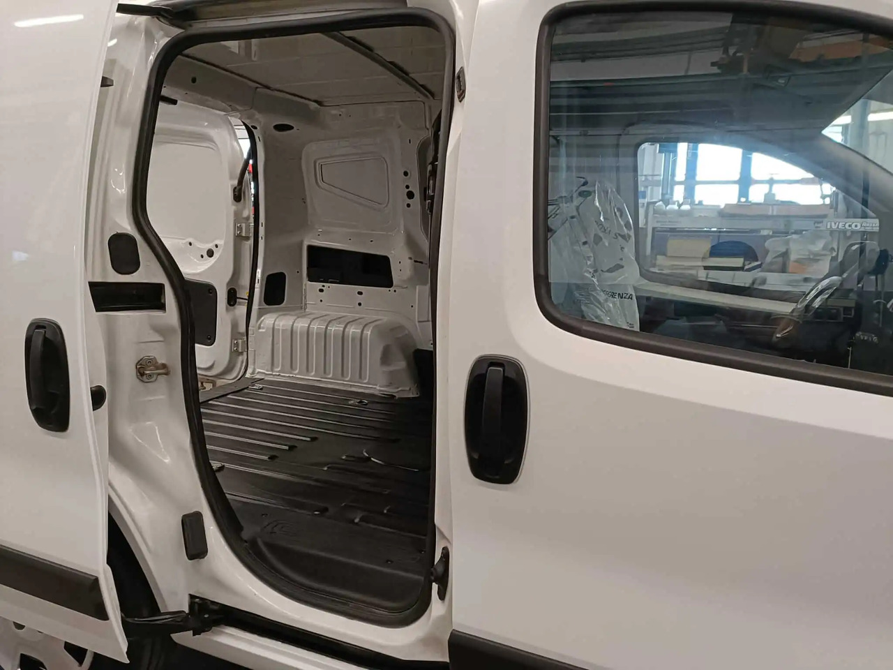 FIAT FIORINO SX - Kravas mikroautobuss: foto 5 FIAT FIORINO SX - Kravas mikroautobuss: foto 5