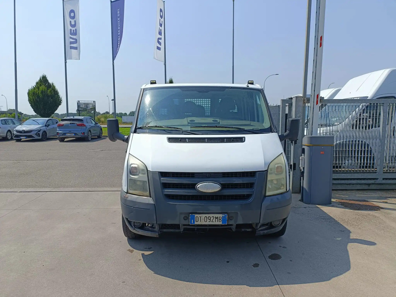 Automašīna ar kravas platformu FORD TRANSIT DOPPIA CABINA: foto 6