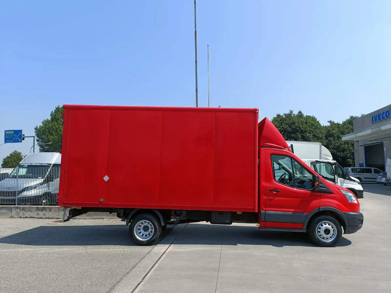 FORD TRANSIT FURGONATO BOX - Furgons ar slēgtā virsbūve: foto 2 FORD TRANSIT FURGONATO BOX - Furgons ar slēgtā virsbūve: foto 2