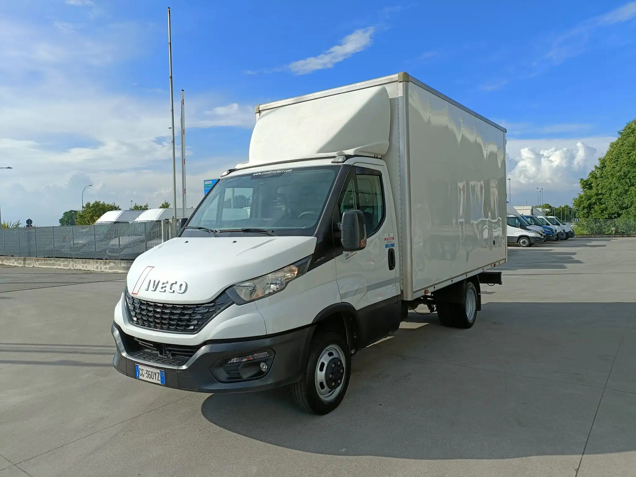 IVECO 35C14 FURGONATO BOX - Furgons ar slēgtā virsbūve: foto 4 IVECO 35C14 FURGONATO BOX - Furgons ar slēgtā virsbūve: foto 4
