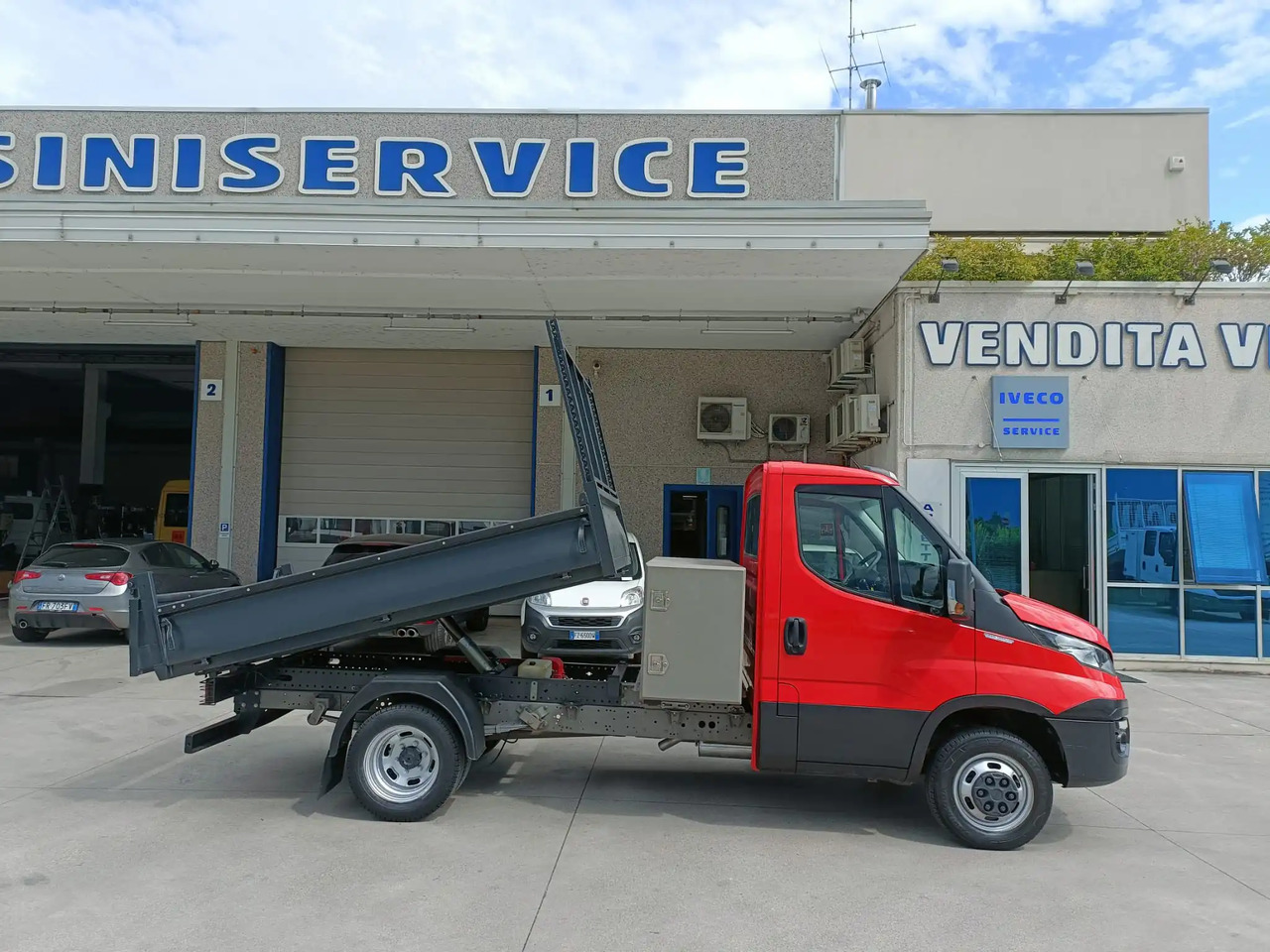 IVECO DAILY 35C12 RIBALTABILE - Komercauto pašizgāzējs: foto 3 IVECO DAILY 35C12 RIBALTABILE - Komercauto pašizgāzējs: foto 3