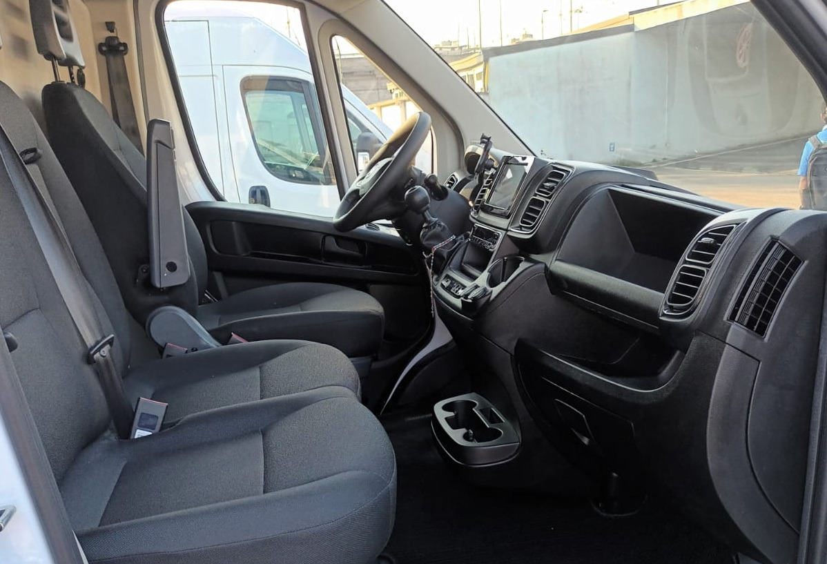 IVECO DAILY 35C14 L1H1 CNG METANO 3.0 - Komercauto refrižerators: foto 3 IVECO DAILY 35C14 L1H1 CNG METANO 3.0 - Komercauto refrižerators: foto 3