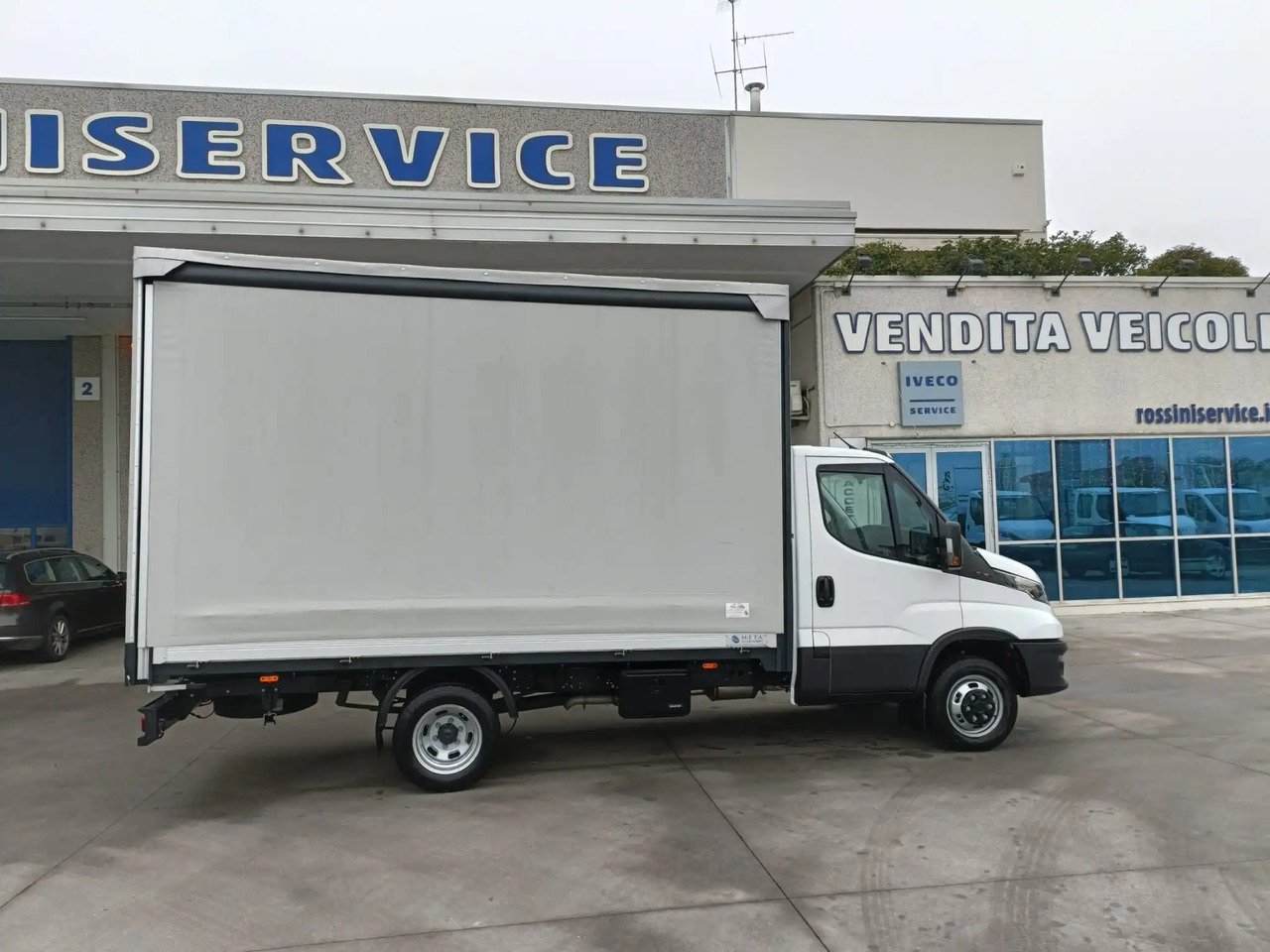 IVECO DAILY 35C16 3000 cc KM 0 - Furgons ar tentu: foto 4 IVECO DAILY 35C16 3000 cc KM 0 - Furgons ar tentu: foto 4