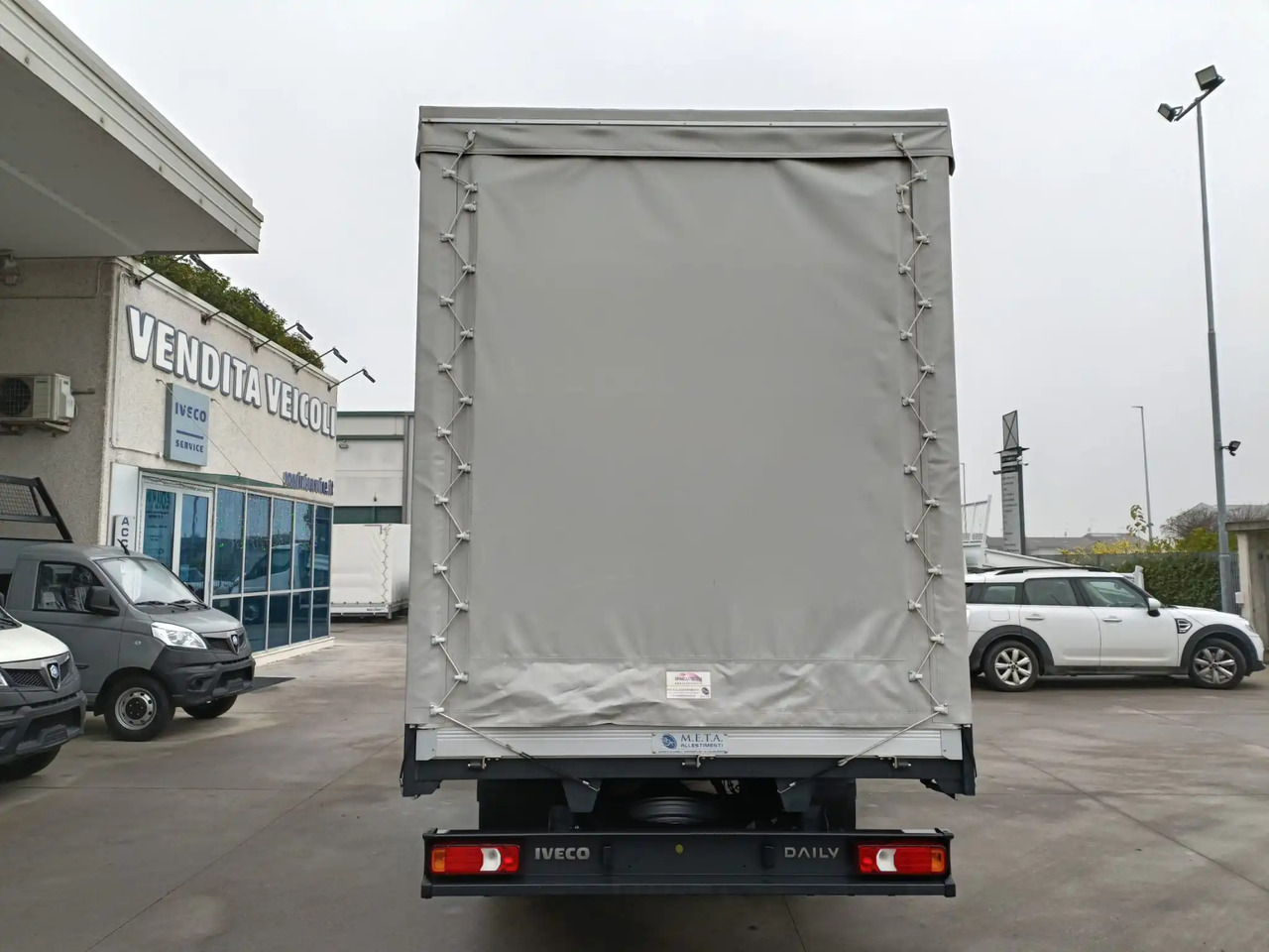 IVECO DAILY 35C16 3000 cc KM 0 - Furgons ar tentu: foto 5 IVECO DAILY 35C16 3000 cc KM 0 - Furgons ar tentu: foto 5