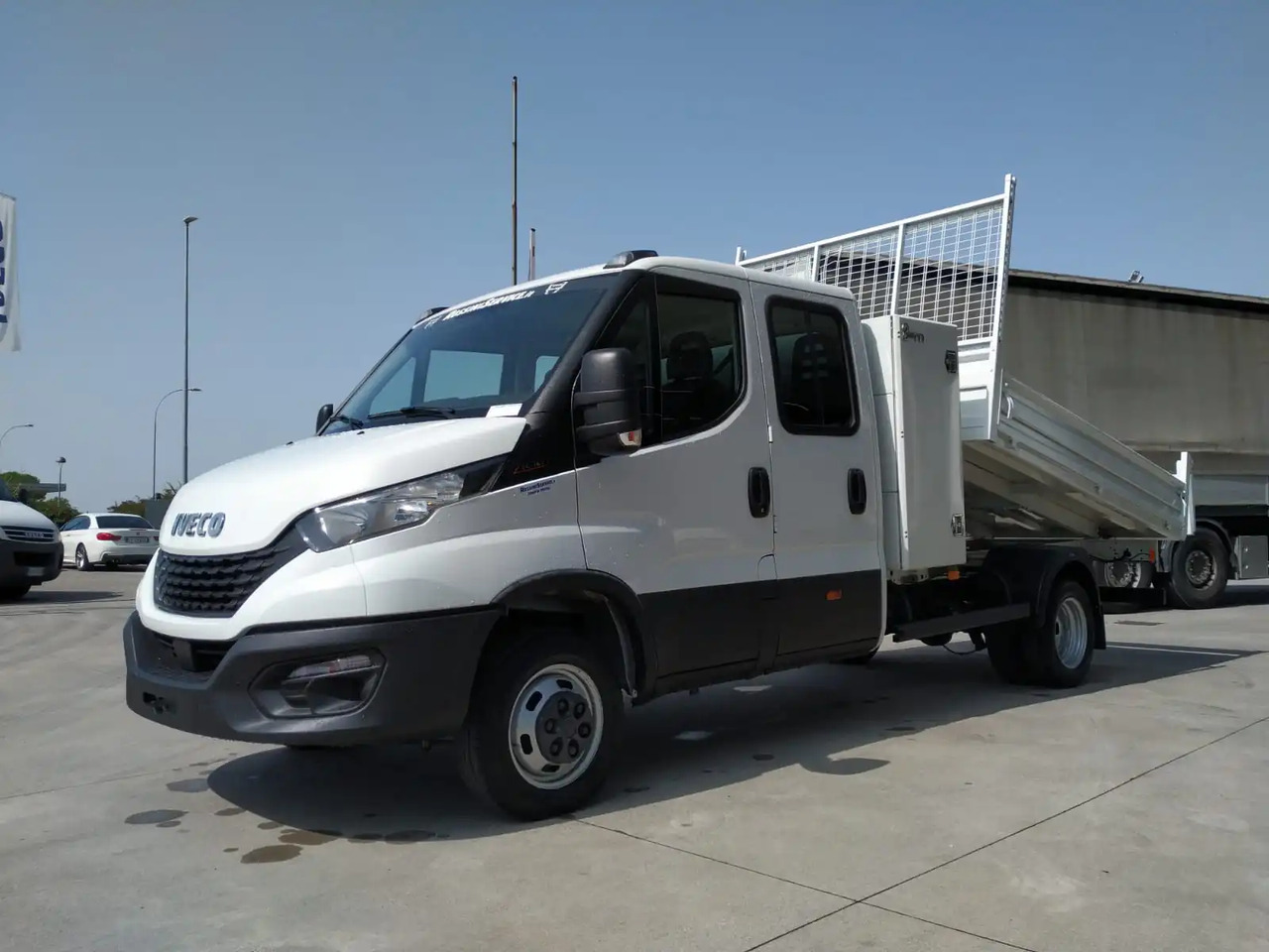 IVECO DAILY 35C16 6 POSTI 3000 CC - Komercauto pašizgāzējs: foto 4 IVECO DAILY 35C16 6 POSTI 3000 CC - Komercauto pašizgāzējs: foto 4