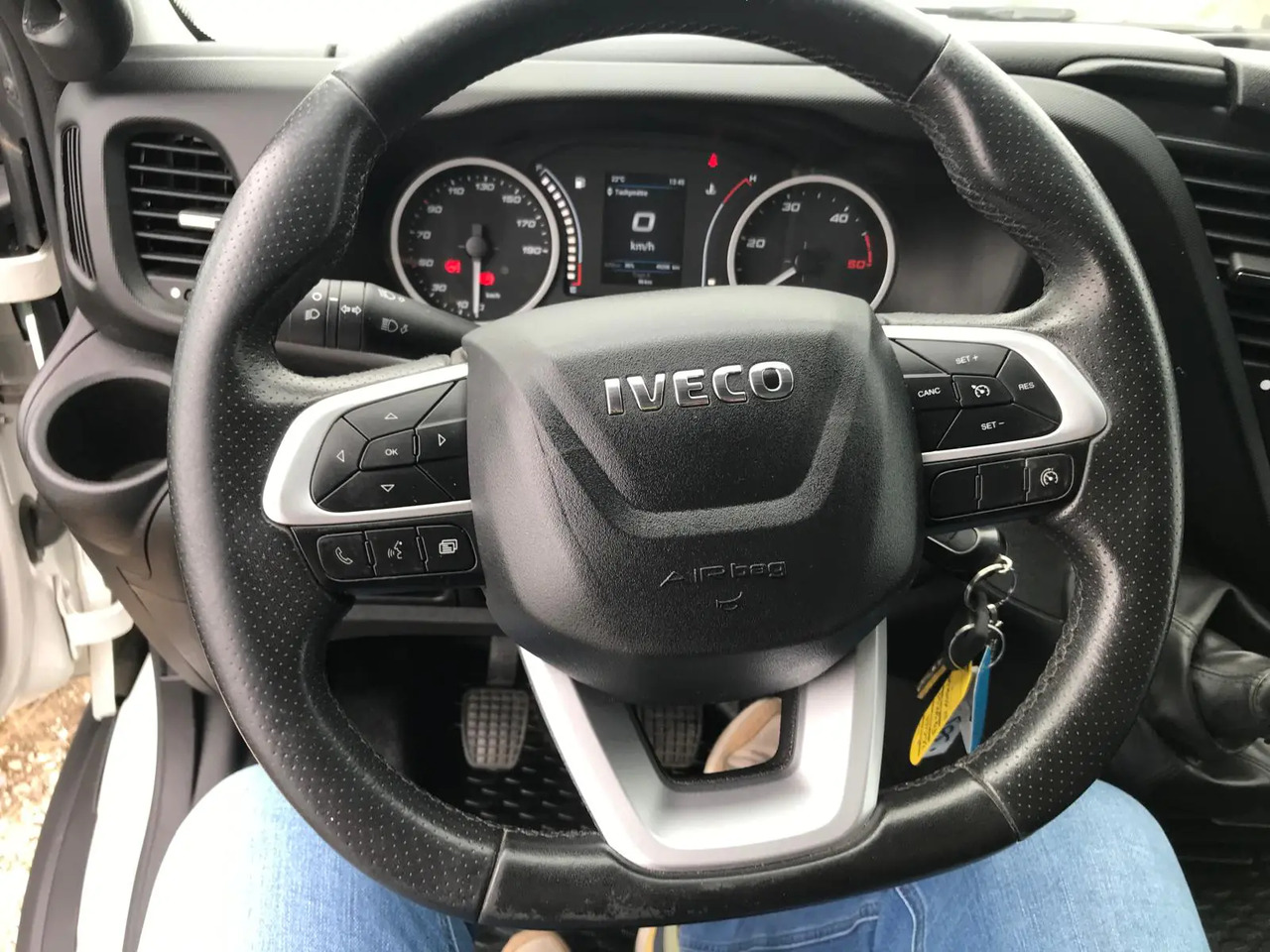 IVECO DAILY 35C16 CC 3000 - Furgons ar tentu: foto 3 IVECO DAILY 35C16 CC 3000 - Furgons ar tentu: foto 3