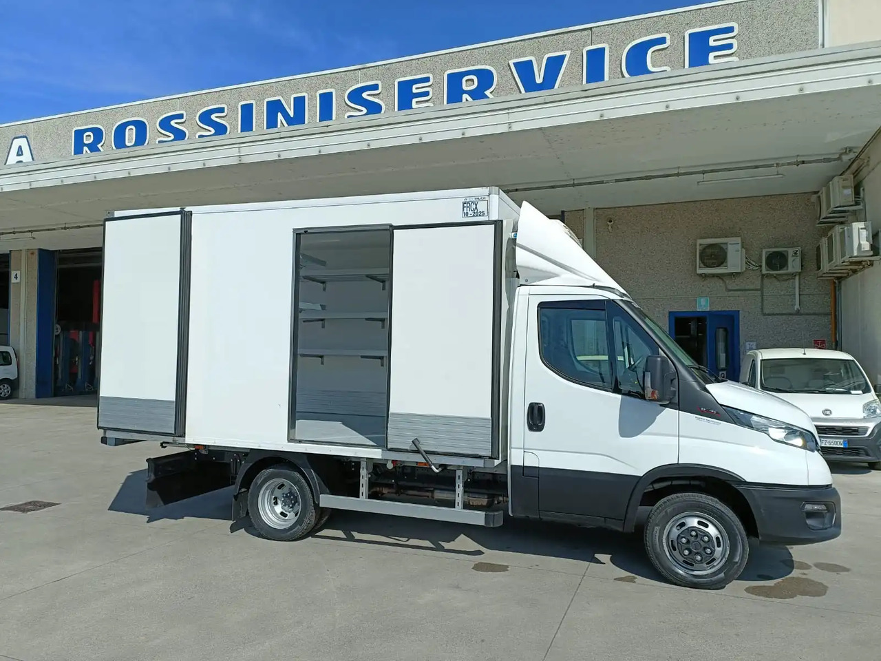 IVECO DAILY 35C18 FRCX 10/2025 - Komercauto refrižerators: foto 3 IVECO DAILY 35C18 FRCX 10/2025 - Komercauto refrižerators: foto 3