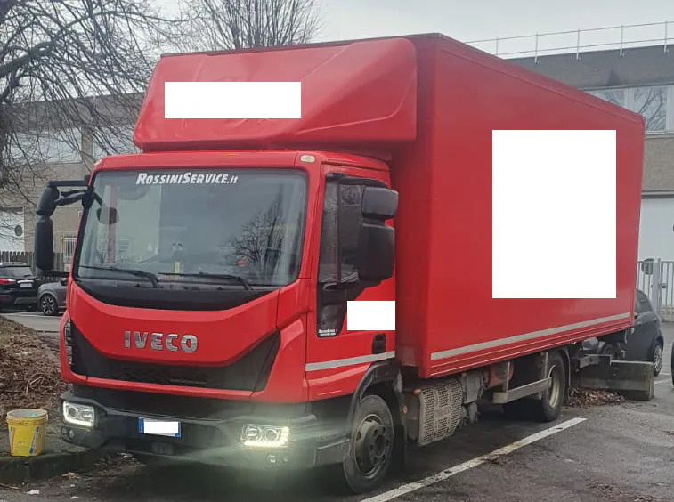 IVECO EUROCARGO 100E18 - Kravas automašīna ar slēgto virsbūvi: foto 2 IVECO EUROCARGO 100E18 - Kravas automašīna ar slēgto virsbūvi: foto 2
