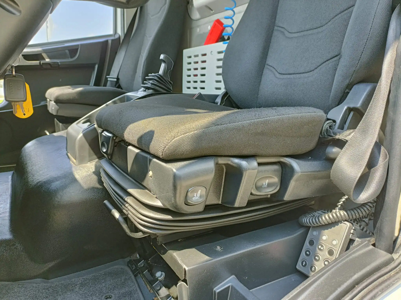 IVECO EUROCARGO 120E19P - Šasija kravas automašīna: foto 5 IVECO EUROCARGO 120E19P - Šasija kravas automašīna: foto 5