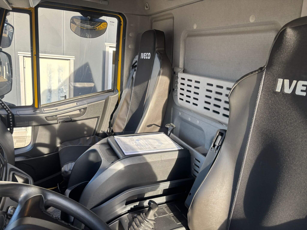 IVECO EUROCARGO 120E25P - Kravas automašīna ar tentu: foto 4 IVECO EUROCARGO 120E25P - Kravas automašīna ar tentu: foto 4