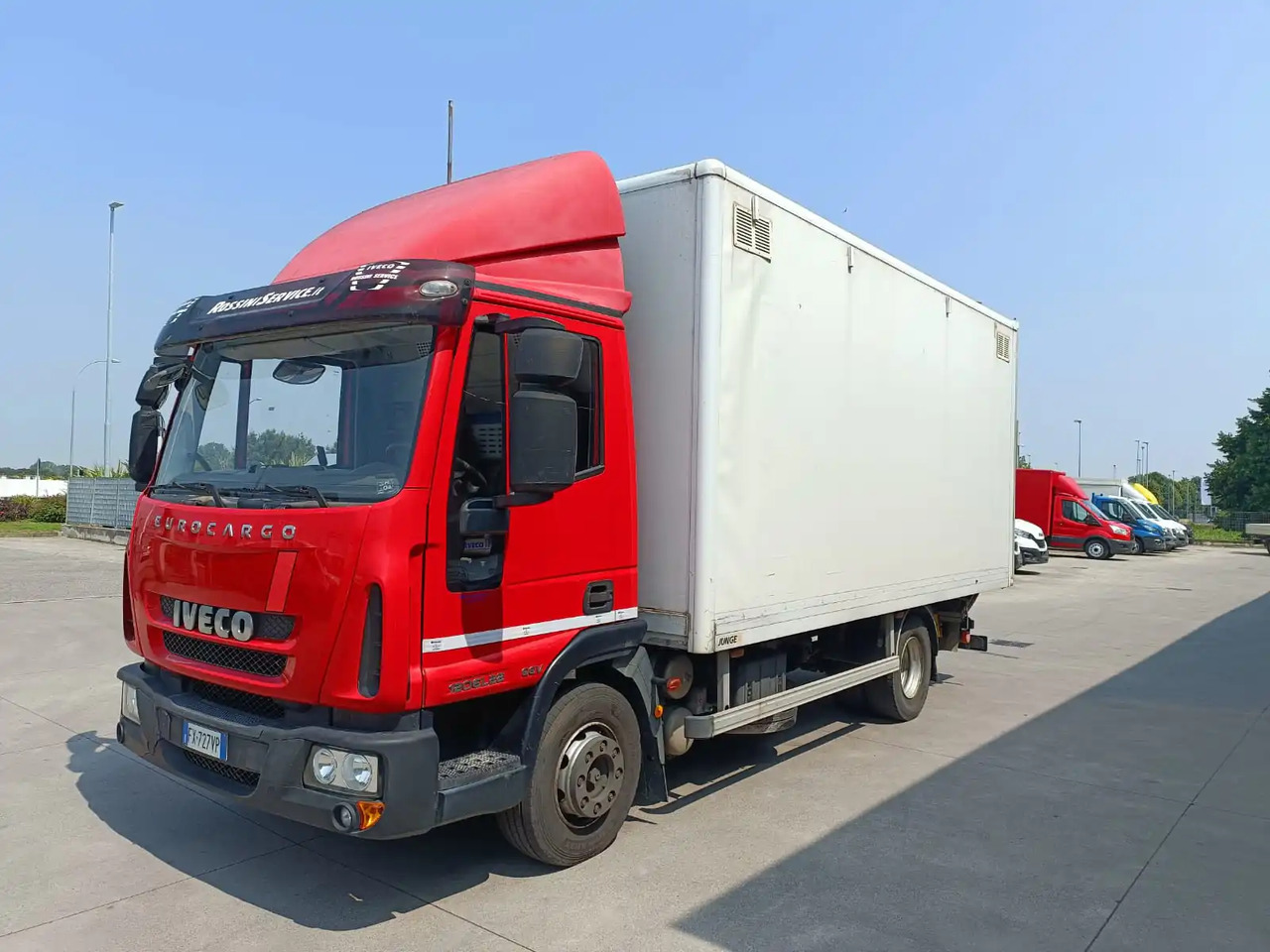 IVECO EUROCARGO 120EL22 - Kravas automašīna ar slēgto virsbūvi: foto 3 IVECO EUROCARGO 120EL22 - Kravas automašīna ar slēgto virsbūvi: foto 3