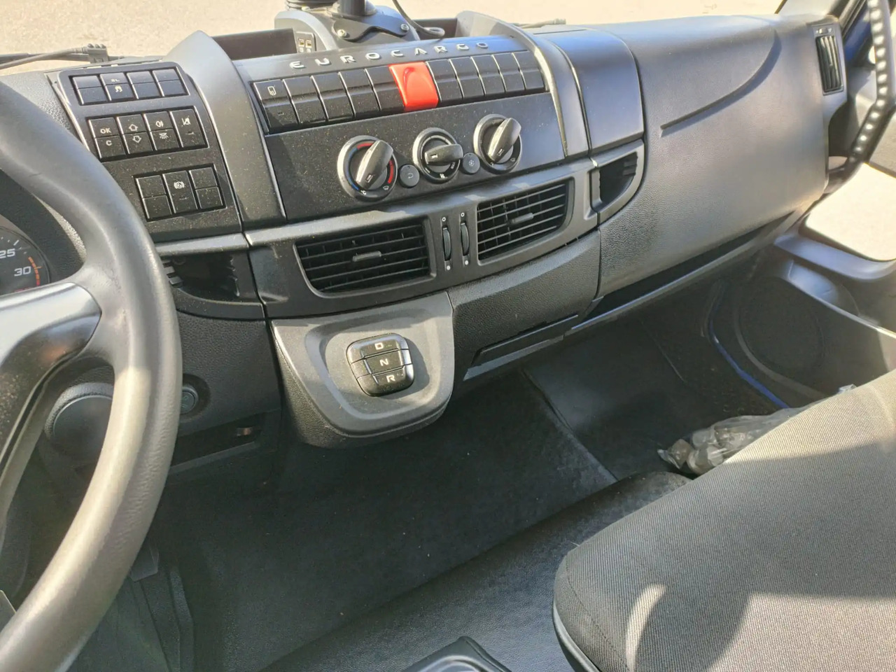 IVECO EUROCARGO 160E25P - Šasija kravas automašīna: foto 2 IVECO EUROCARGO 160E25P - Šasija kravas automašīna: foto 2