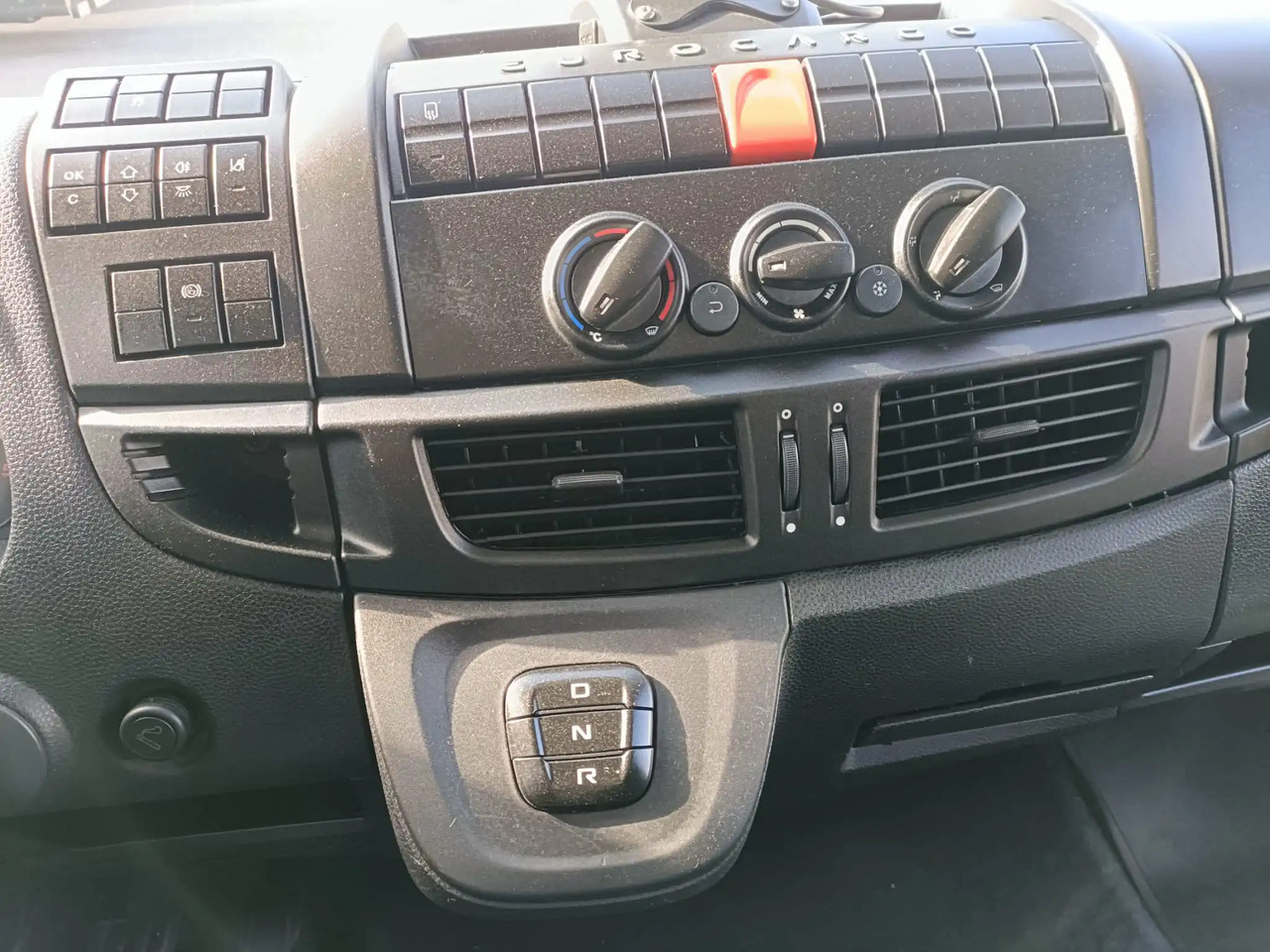 IVECO EUROCARGO 160E25P - Šasija kravas automašīna: foto 3 IVECO EUROCARGO 160E25P - Šasija kravas automašīna: foto 3