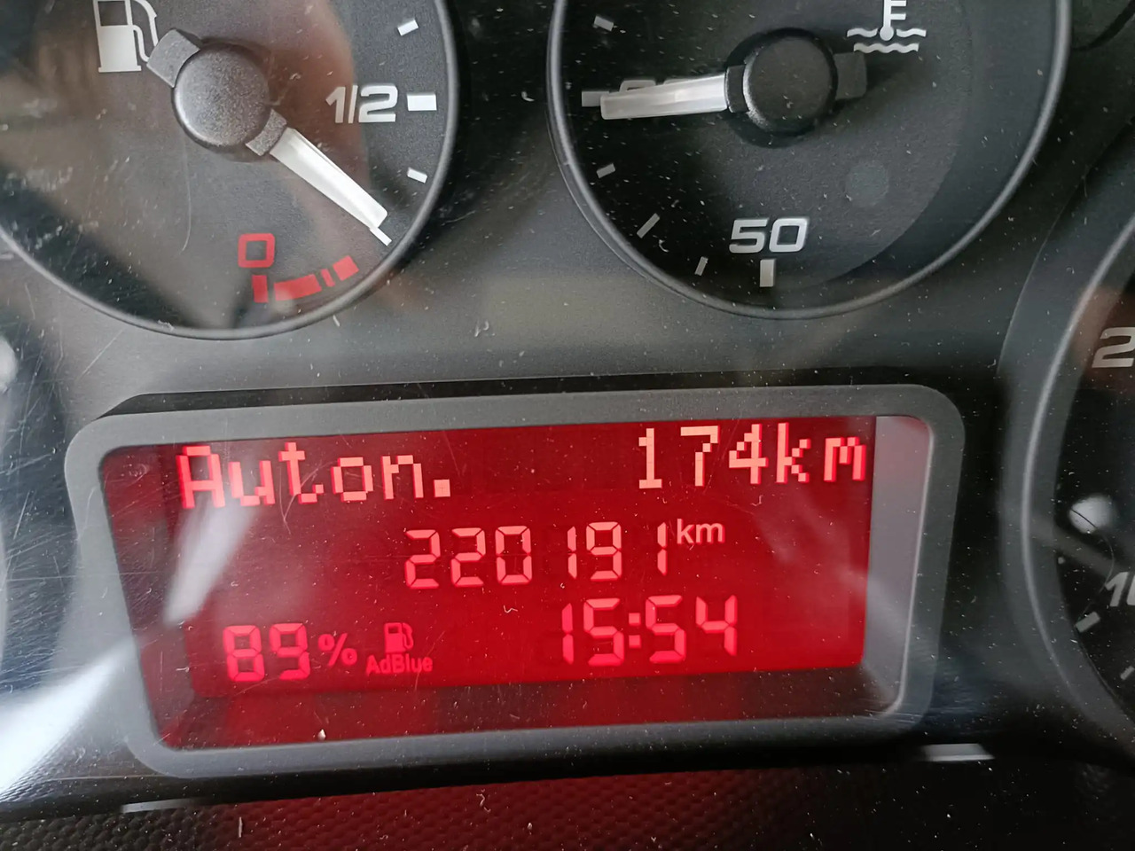 IVECO DAILY 35C15 - Komercauto: foto 3 IVECO DAILY 35C15 - Komercauto: foto 3
