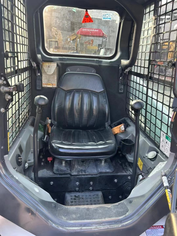 Bobcat S450 - Kompaktiekrāvējs: foto 2 Bobcat S450 - Kompaktiekrāvējs: foto 2