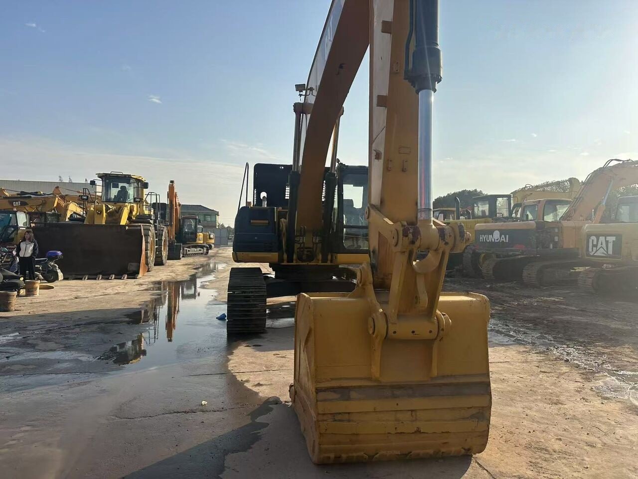 Kāpurķēžu ekskavators Caterpillar 325D: foto 9