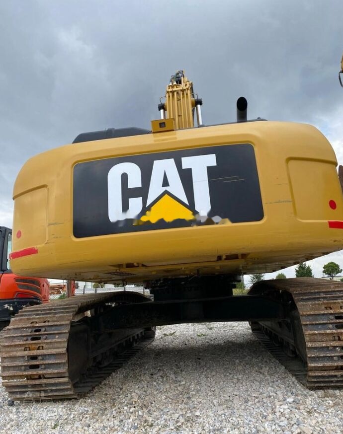 Caterpillar 330D2L - Kāpurķēžu ekskavators: foto 1 Caterpillar 330D2L - Kāpurķēžu ekskavators: foto 1