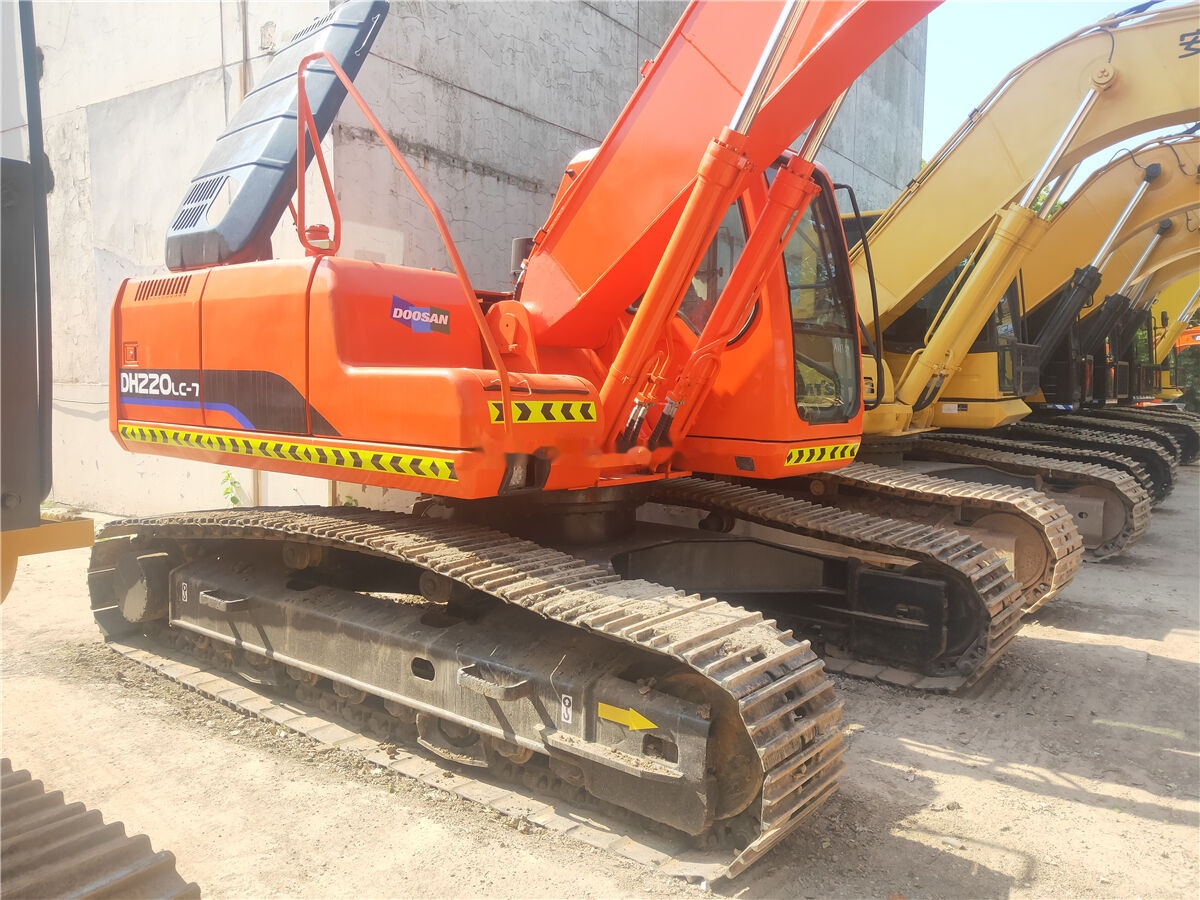 Doosan 220LC-7 - Kāpurķēžu ekskavators: foto 1 Doosan 220LC-7 - Kāpurķēžu ekskavators: foto 1