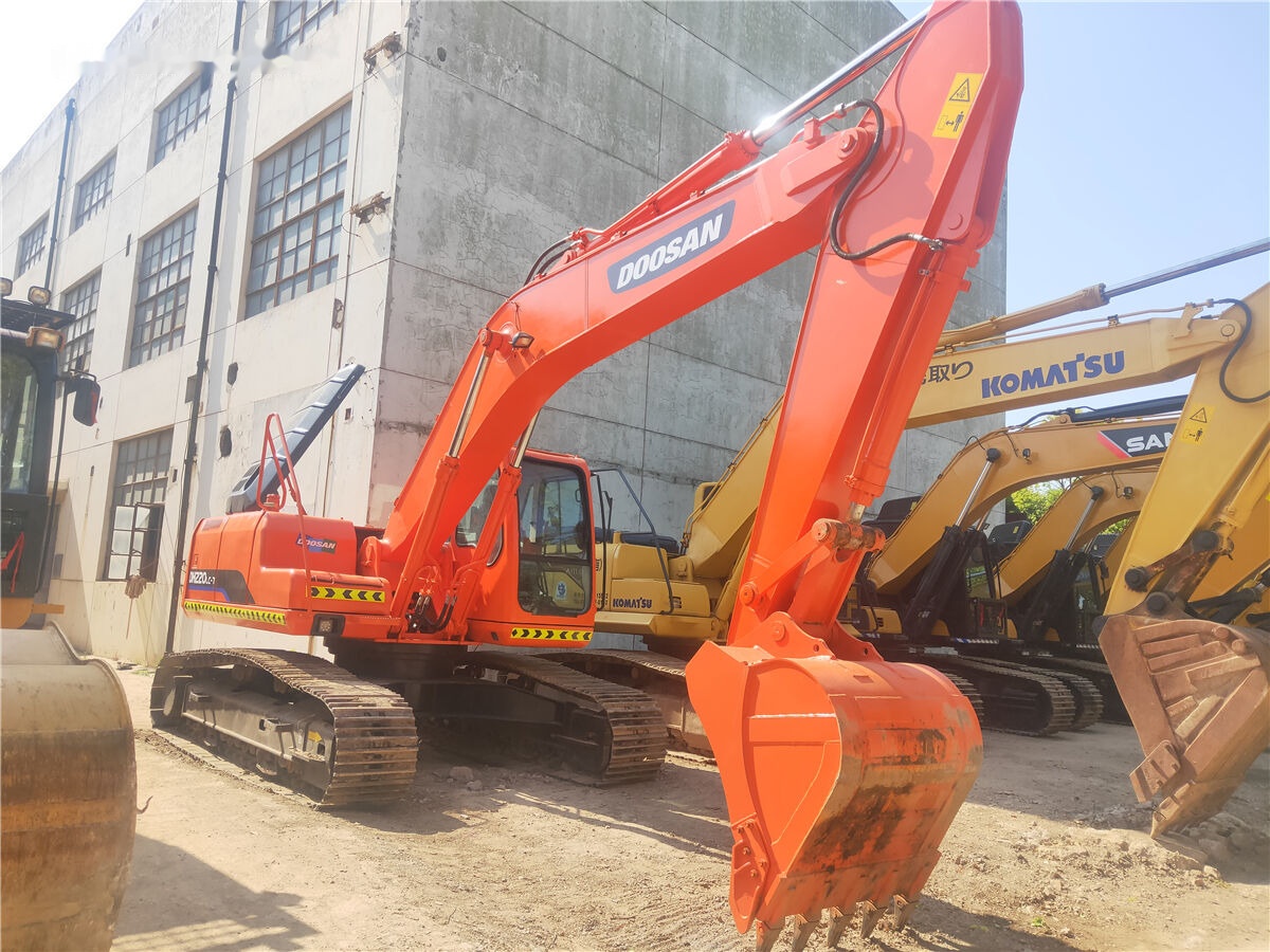 Doosan 220LC-7 - Kāpurķēžu ekskavators: foto 2 Doosan 220LC-7 - Kāpurķēžu ekskavators: foto 2